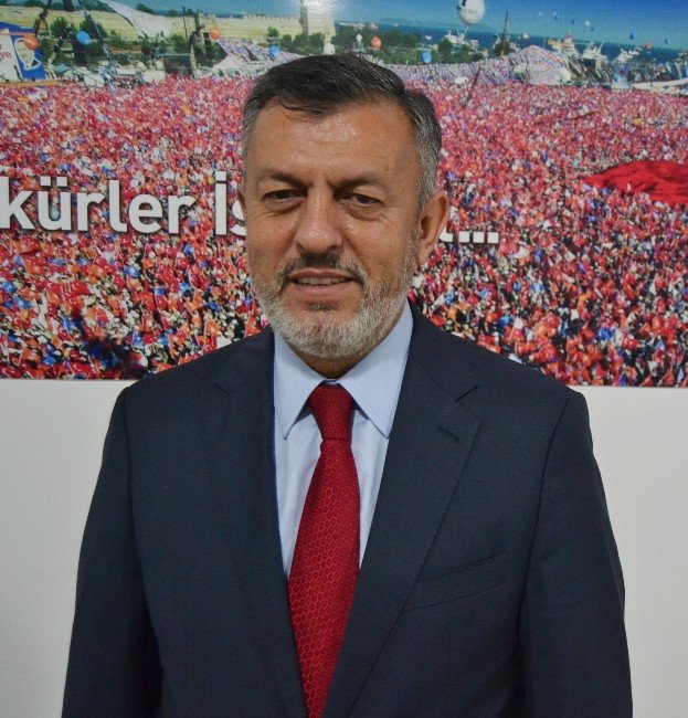 Ak Partili Karaca: “Bize Oy Vermeyenlere ’Bidon Kafalı’, ’Cahil’ Demeyiz"