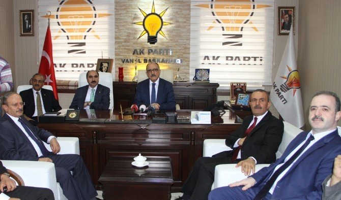 Van’da Beşir Atalay’a Sevgi Seli