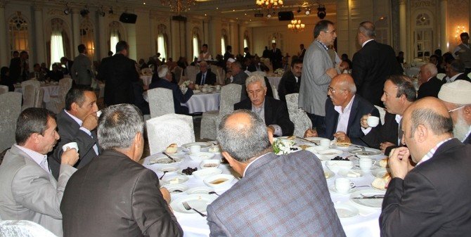 Beşir Atalay Van’da Kanaat Önderleriyle Bir Araya Geldi