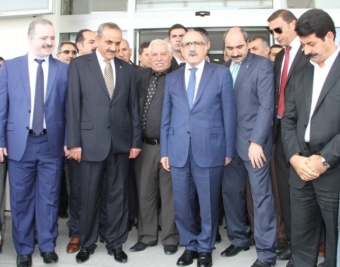 Van’da Beşir Atalay’a Sevgi Seli