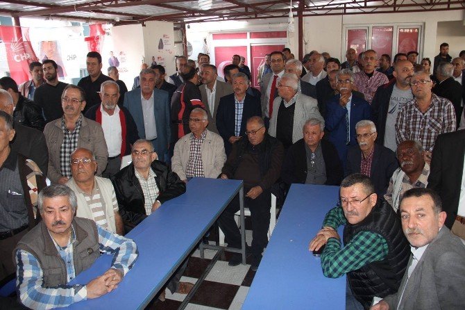 Chp’li Başkanın "Küfür Ve Baskın" İstifasına Partililer Engel Oldu
