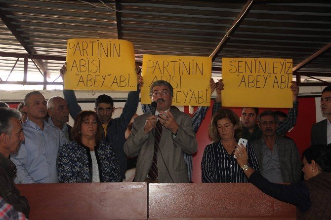 Chp’li Başkanın "Küfür Ve Baskın" İstifasına Partililer Engel Oldu