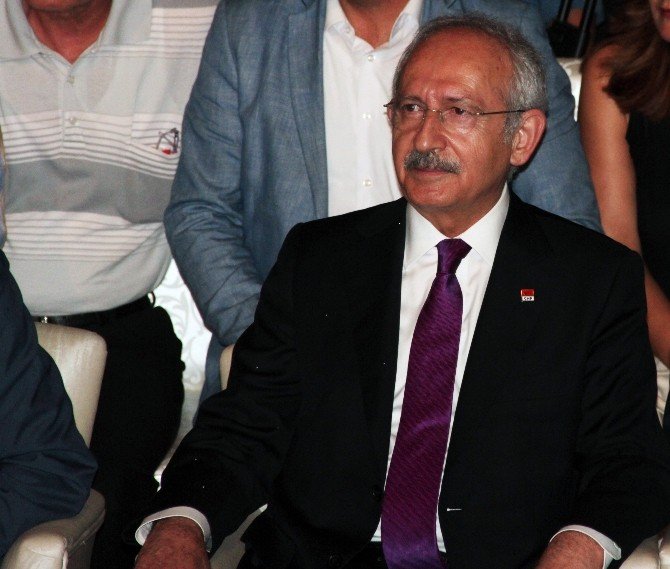Kılıçdaroğlu’ndan Dinozorlar Parkı’nda “Siyaseti Gençleştirelim” Çağrısı