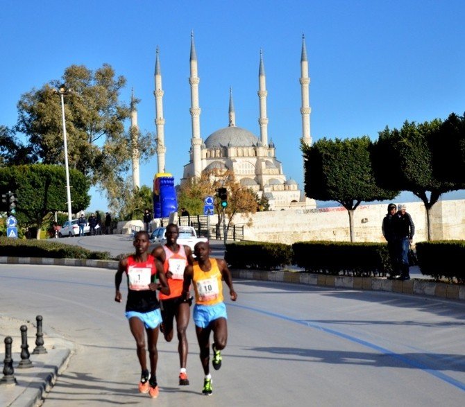 6. Adana Uluslararası Kurtuluş Yarı Maratonu