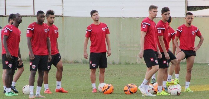 Adanaspor Maç Saatini Bekliyor