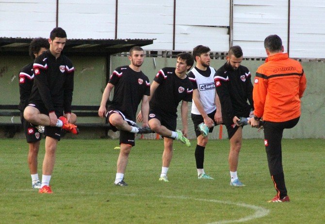 İpekoğlu’dan ’Rehavete Kapılmayın’ Uyarısı