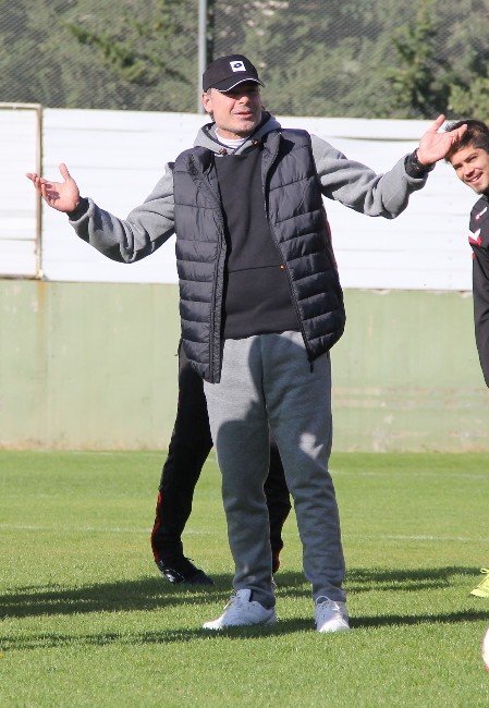 Adanaspor Maç Saatini Bekliyor