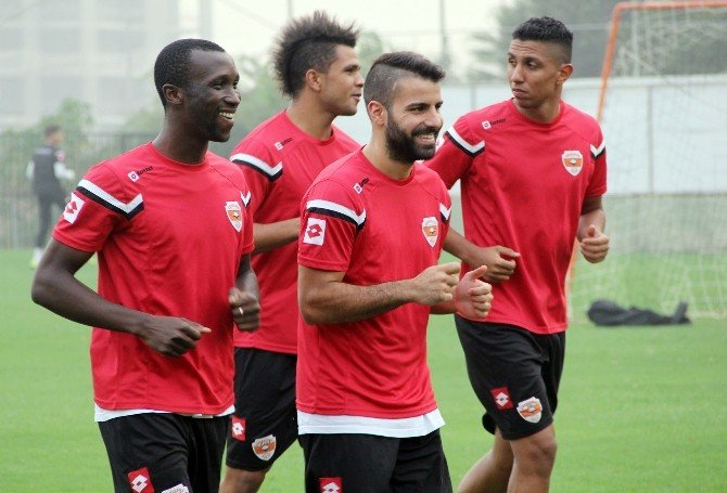 Adanaspor Galibiyeti Şehitlere Adadı