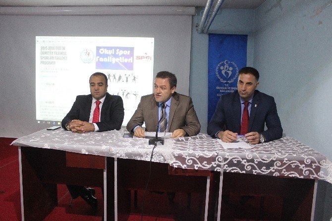 Ağrı’da Okul Spor Faaliyetleri Bilgilendirme Toplantısı Yapıldı