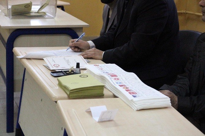 Ağrı’da Oy Verme İşlemi Başladı