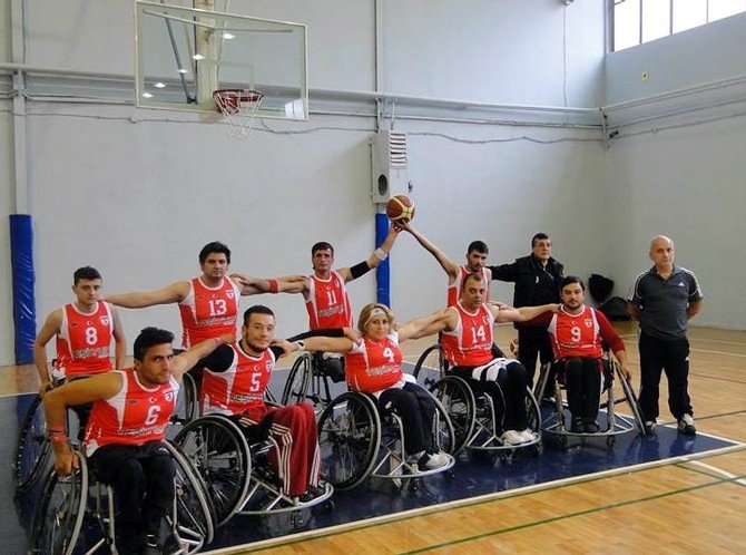 Iraklı Engelli Genç Samsun’da Hayata Yeniden Tutundu