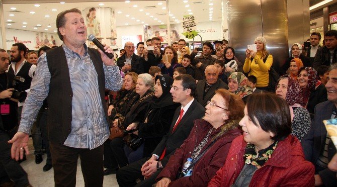 Ahmet Özhan Park Afyon Avm’de Sevenleri İle Buluştu