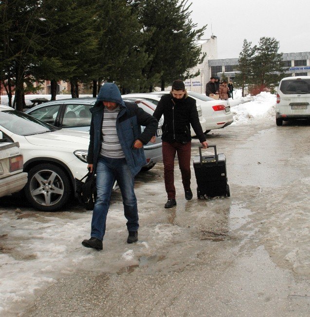 Bolu’da 5 Akademisyen Gözaltına Alındı
