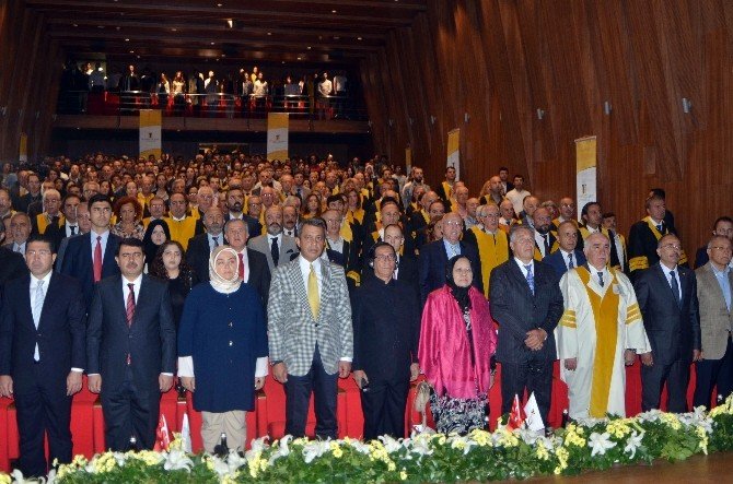 Bakan Ayşen Gürcan: “Üniversiteler Bilimin Işığından Gitmelidir”