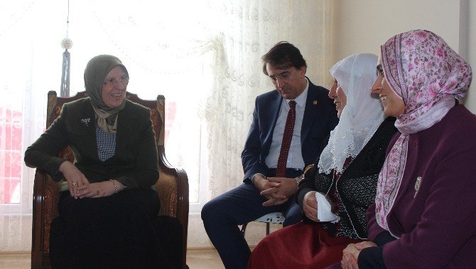Bakan Sema Ramazanoğlu, Şehit Astsubay Metin Aydemir’in Ailesini Ziyaret Etti