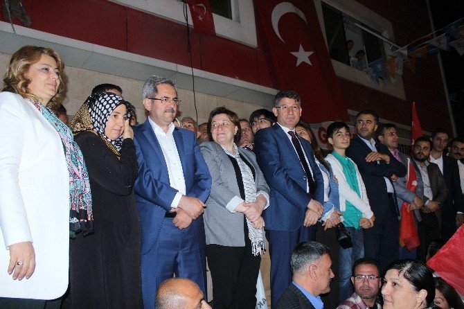 Ak Parti Adana Teşkilatında Zafer Coşkusu…