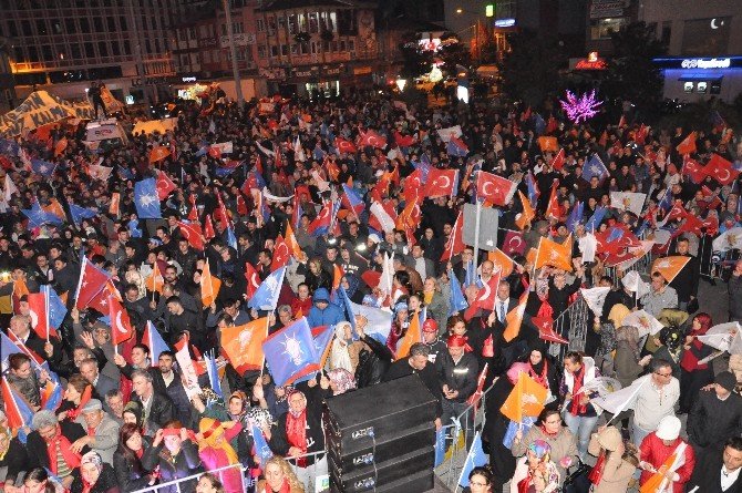 Ak Parti Balıkesir’de Zaferini Kutladı