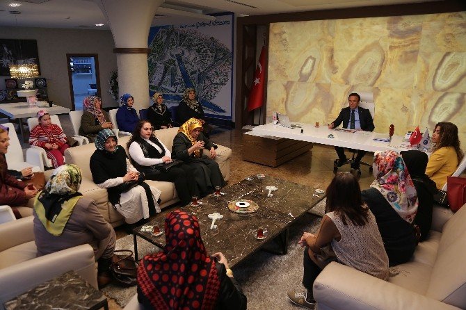 Canikli Ak Kadınlardan Genç’e Ziyaret