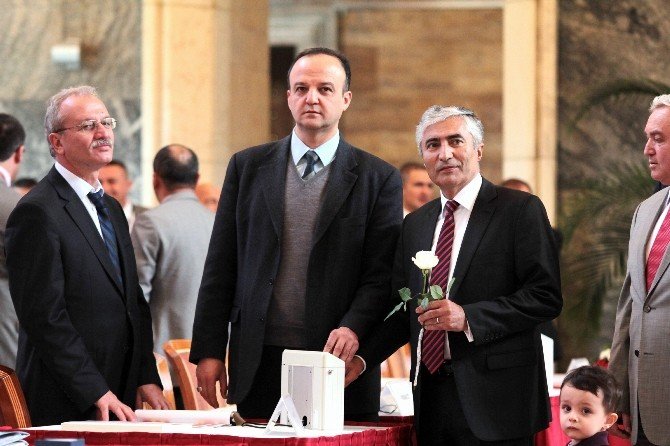 Meclis’e Torunu İle Birlikte Geldi