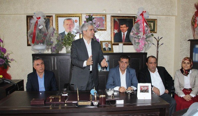 Ak Parti’li Adaylar Sur İlçesini Ziyaret Etti