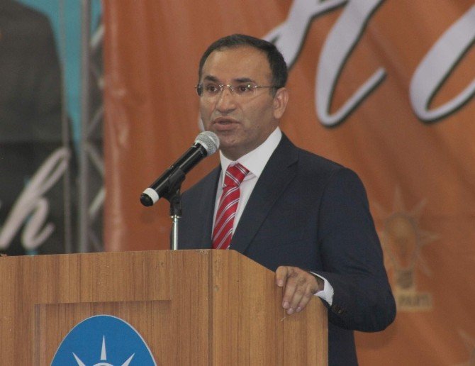 Ak Parti Genel Başkan Yardımcısı Bozdağ, "Türkiye’de Yönetebilecekleri Hükümetler İstiyorlar"
