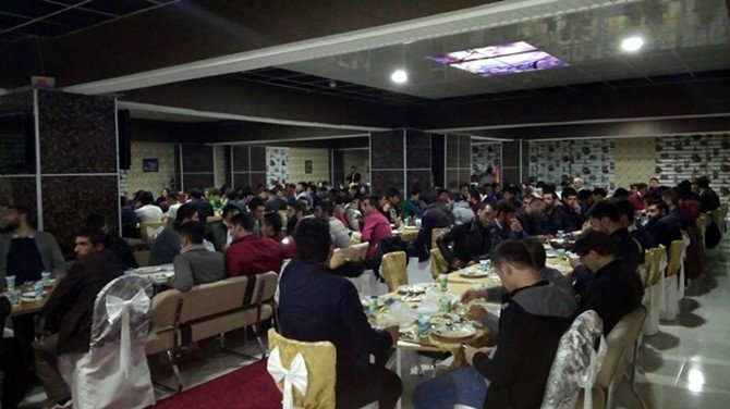 Ak Parti Genel Başkan Yardımcısı Vedat Demiröz Üniversite Öğrencileriyle Buluştu