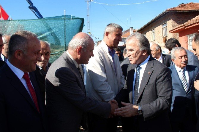 Ak Partili Şahin Baba Ocağı Ovacık’ta Okul Temeli Attı