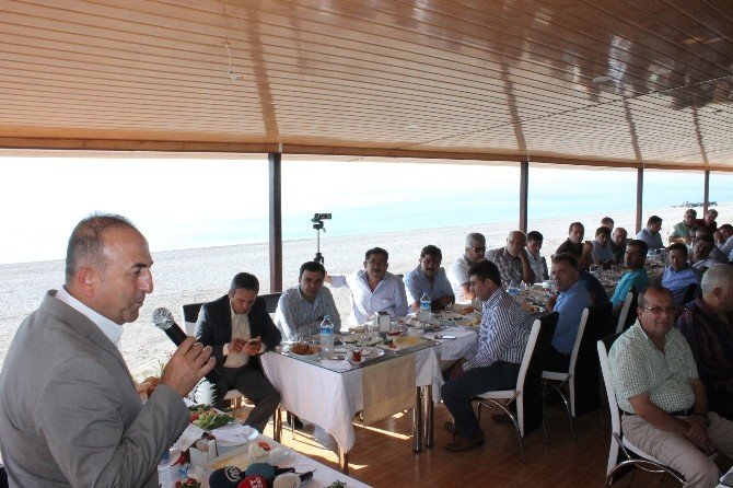 Mevlüt Çavuşoğlu: "Türk Ve Müslüman Olduğumuz İçin Neler Yaptılar Neler"
