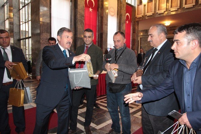 Manisalı Vekilden Mesir Macunlu Tanıtım