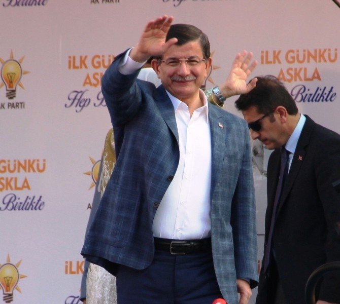 Başbakan Davutoğlu’ndan Demirtaş’a Sert Tepki
