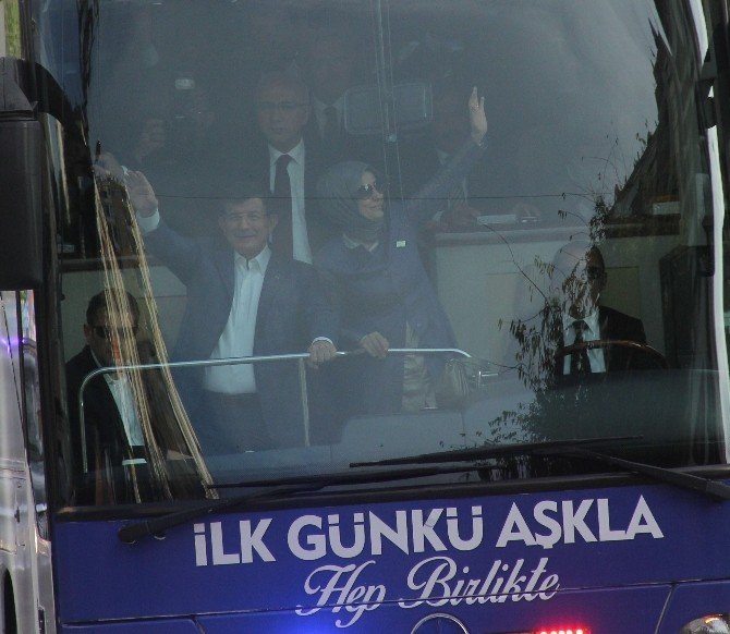 Başbakan Davutoğlu Adana’da