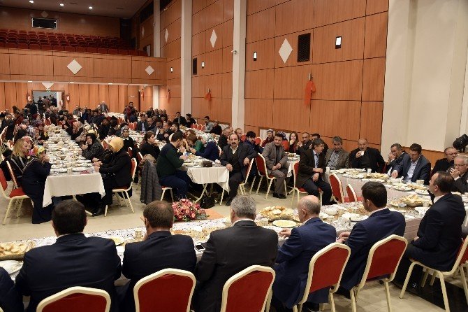 Ak Parti Gümüşhane Milletvekilleri Teşkilatla Buluştu