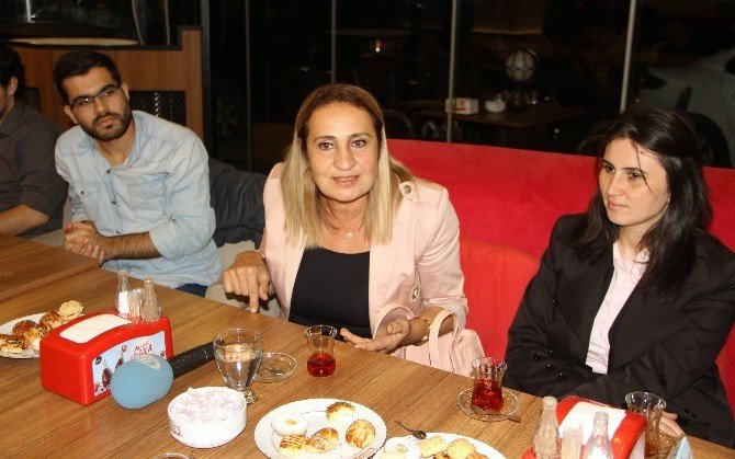 Ak Parti’li Kartal, Sabancı Üniversitesi Öğrencileri İle Buluştu