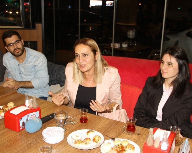 Ak Parti’li Kartal, Sabancı Üniversitesi Öğrencileri İle Buluştu
