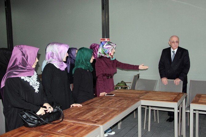 Ak Partili Kahraman, Üniversiteli Öğrencilerin Sorularını Yanıtladı