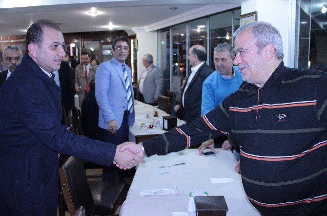 Ak Parti’li Hurşit Yıldırım, Demokrat Partililer İle Bir Araya Geldi