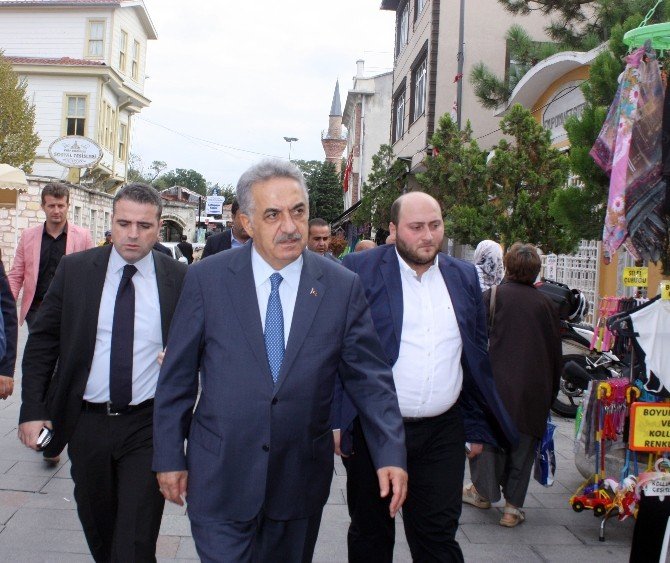 Hayati Yazıcı: “Hiç Kimseye Yazılarından Veya Konuşmalarından Dolayı Şiddet Uygulanamaz”
