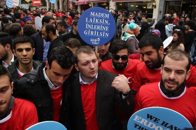 Ak Partili Gençler "Cumhuriyet" İçin Yürüdü