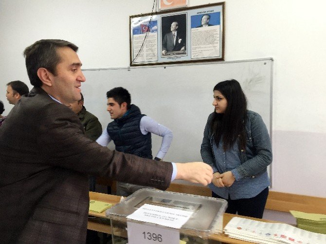 Ak Parti İstanbul İl Başkanı Selim Temurci Çekmeköy’de Oyunu Kullandı
