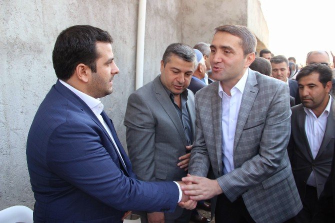 Ak Parti İstanbul İl Teşkilatı Diyarbakır’da 3 Bin Öğrenciye Çanta Dağıttı