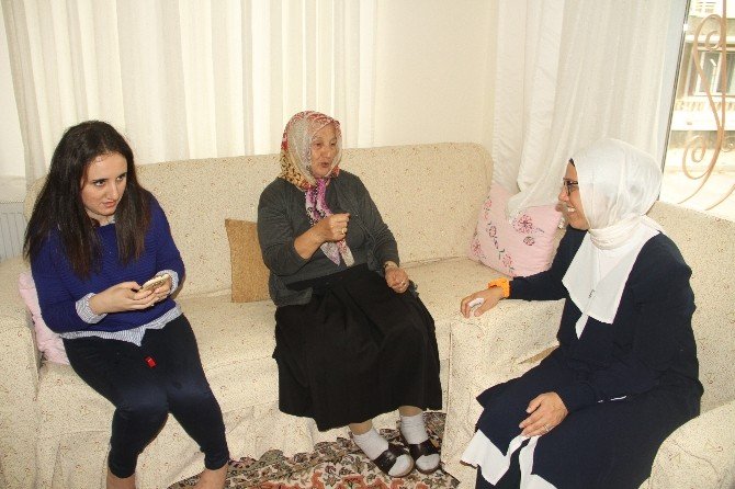 Ak Partili Ravza Kavakçı Kan, Seçim Çalışmalarına Büyükada’da Devam Etti
