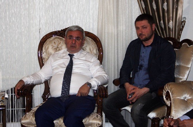 Ak Partili Metiner: “Demirtaş Kandil’in Türkiye’deki Siyasi Şubesi, Pyd’de Suriye’deki Kolu”