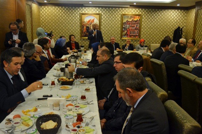 Ak Partili Şentop: "Türkiye Başkanlık Sistemini Zaten Yerelde Uyguluyor"