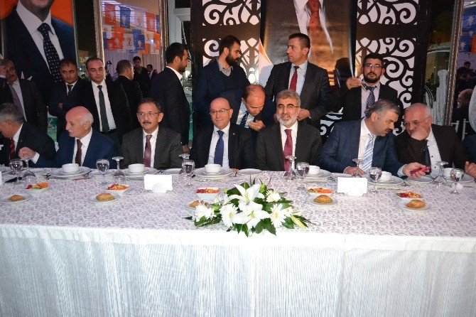 Eski Enerji Ve Tabii Kaynaklar Bakanı Taner Yıldız: