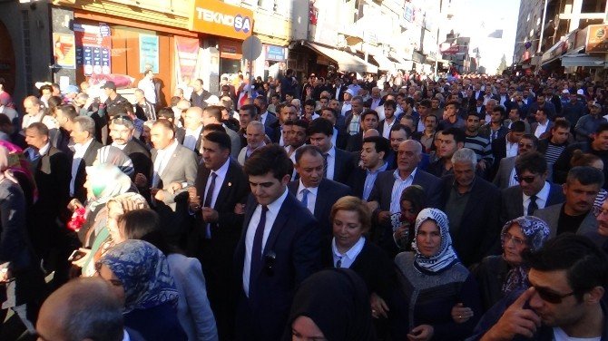 Ak Parti’den Mehteranlı ’Teşekkür Yürüyüşü’