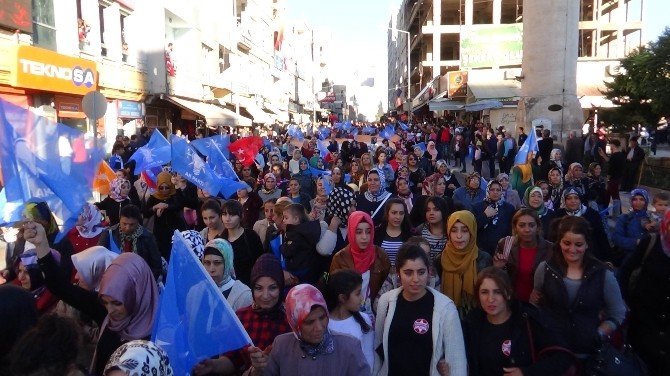 Ak Parti’den Mehteranlı ’Teşekkür Yürüyüşü’