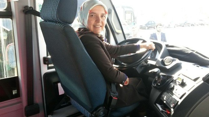 Ak Partili Kadın Milletvekilleri Dolmuş Şoförü Oldu