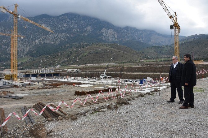 Dev Hastanede Çalışmalar Devam Ediyor