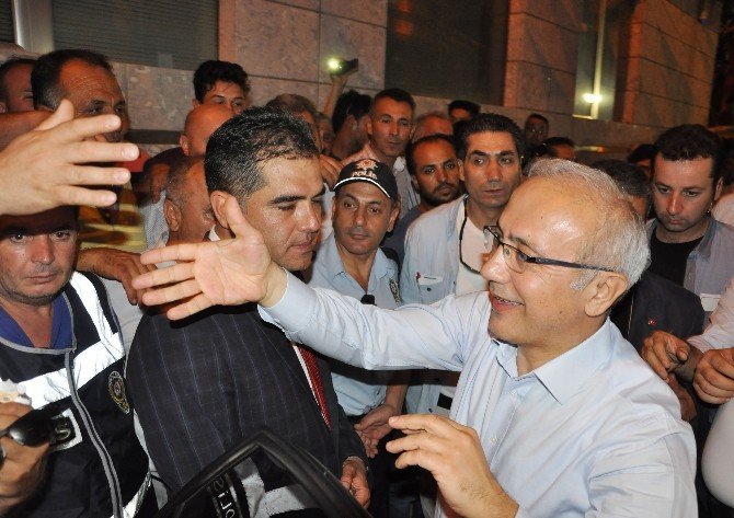 Eski Ulaştırma, Denizcilik Ve Haberleşme Bakanı Lütfi Elvan;
