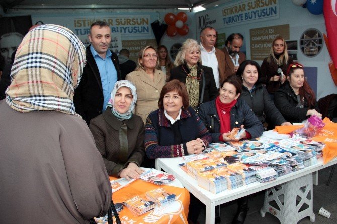 Ak Parti Milletvekili Adayları, Kadıköy Meydanda Vatandaşlarla Buluştu